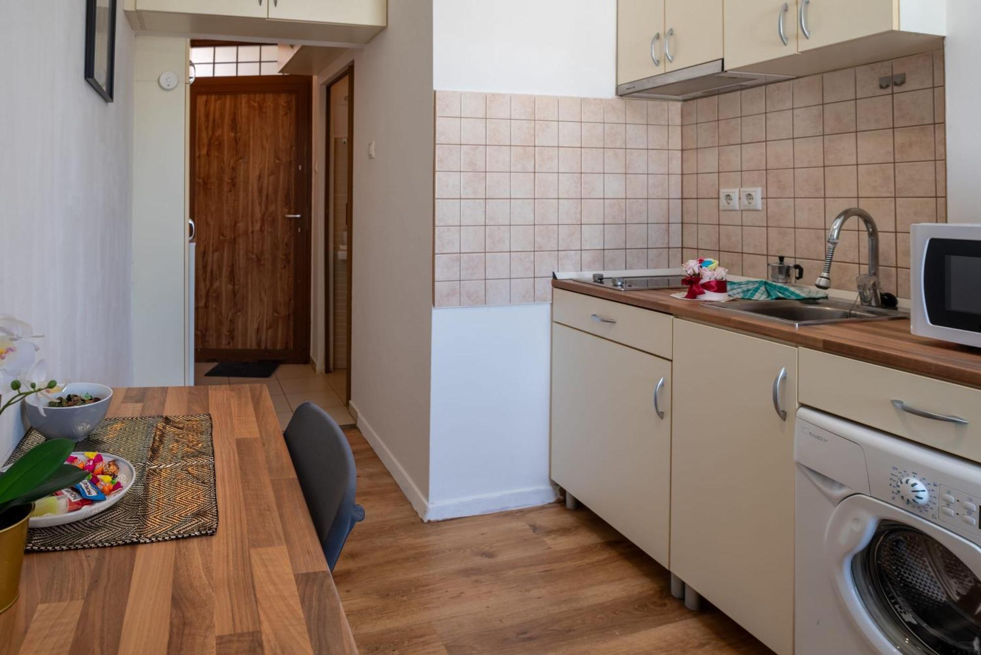 Central - Bright - Calm Studio For Solo Travellers 布达佩斯 外观 照片